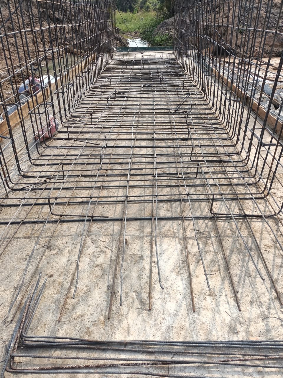 Steel reinforcement mesh laid for a drainage box culvert deck